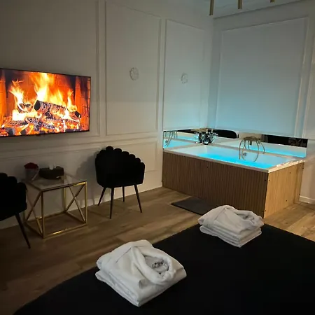 Apartament Shine Prywatne Jacuzzi Starowiślna Kraków-2